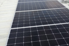 grupo de paneles solares