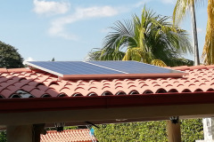 panel solar en teja de barro