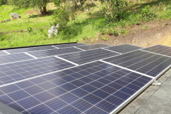 panel solar en plano rural