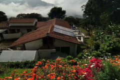 panel solar desde jardín