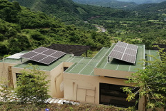 casa con panel solar